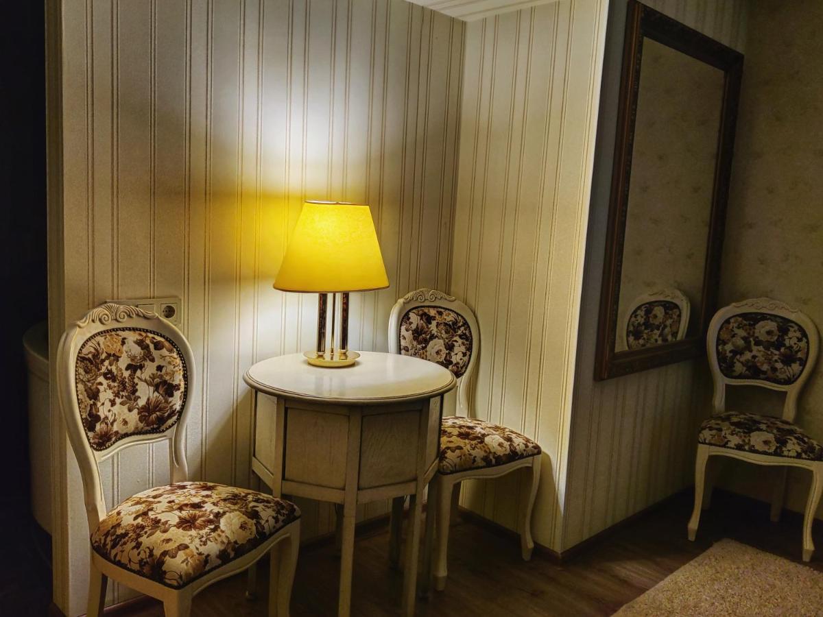 Chaplin Hotel Lviv Exterior photo
