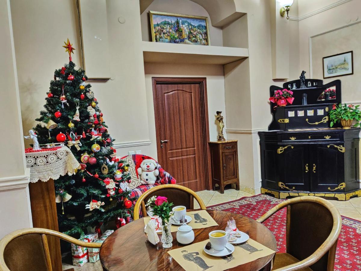 Chaplin Hotel Lviv Exterior photo