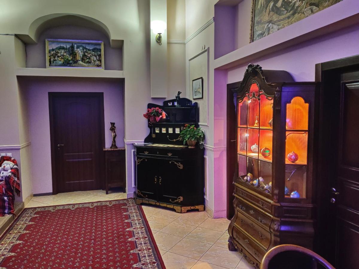 Chaplin Hotel Lviv Exterior photo