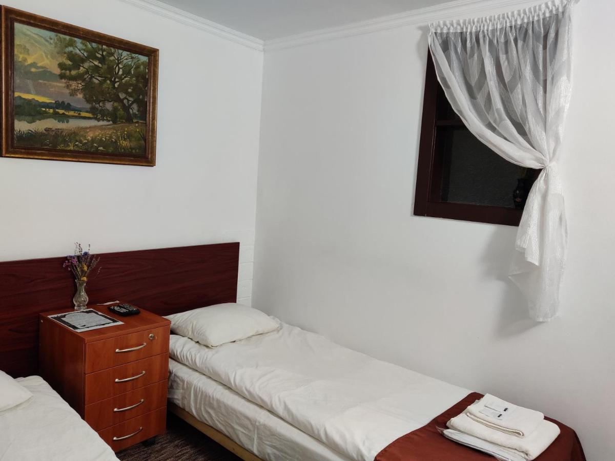 Chaplin Hotel Lviv Exterior photo