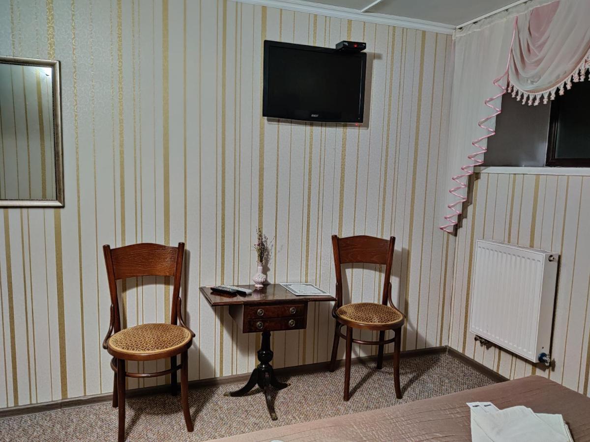 Chaplin Hotel Lviv Exterior photo