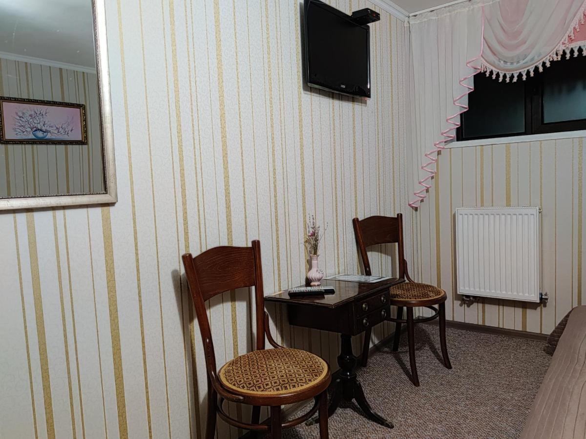 Chaplin Hotel Lviv Exterior photo